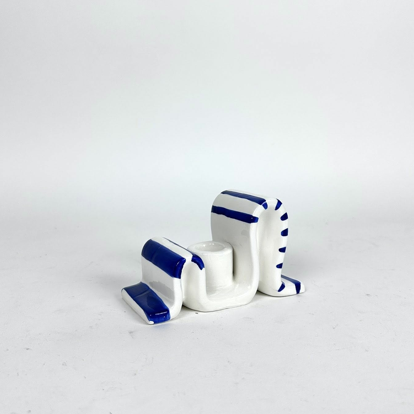 Свічник на 1 свічку хвилястий біло-синій кераміка CA-209