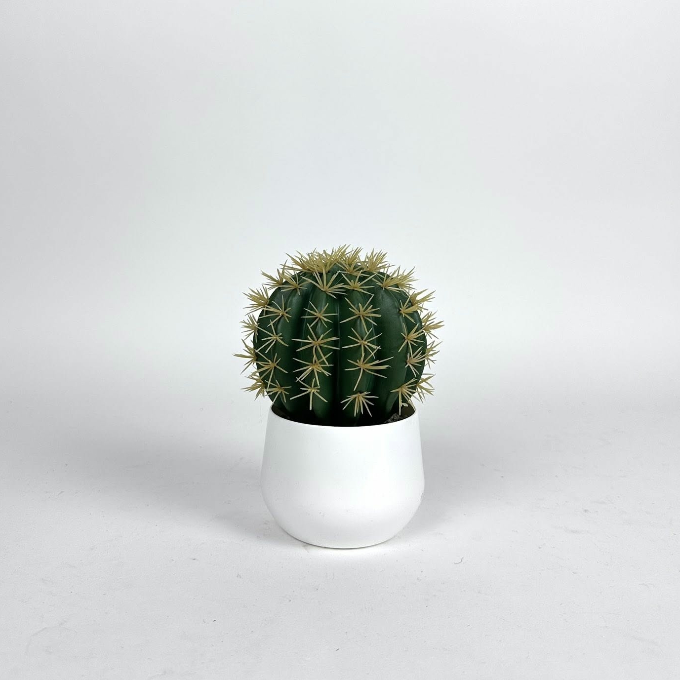 Кактус штучний у білому кашпо FW-305