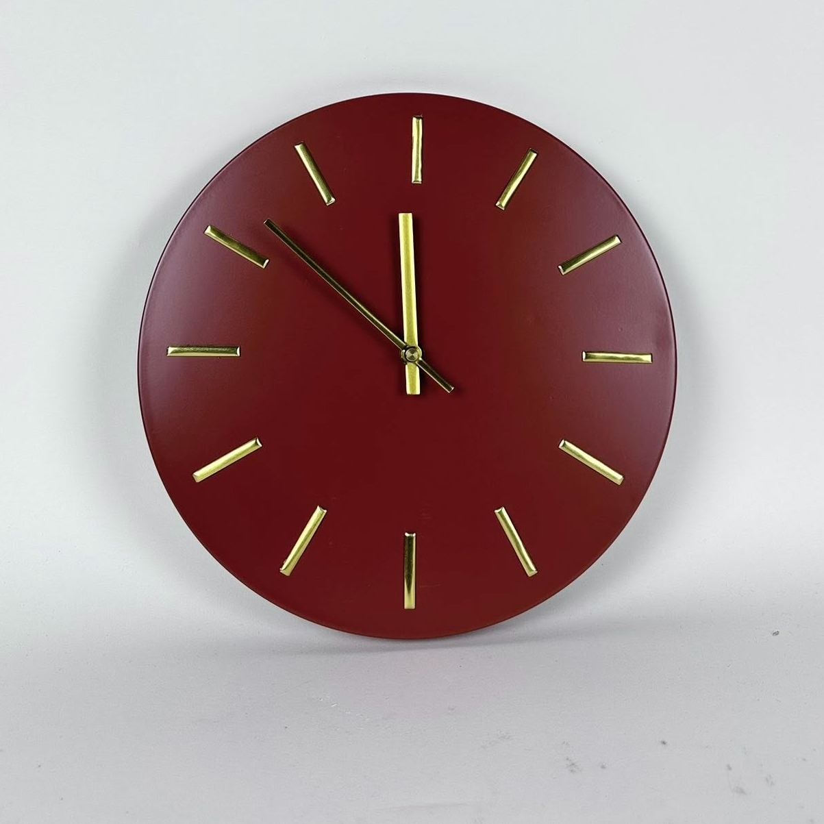 Годинник настінний круглий т-червоний/золото WH-172
