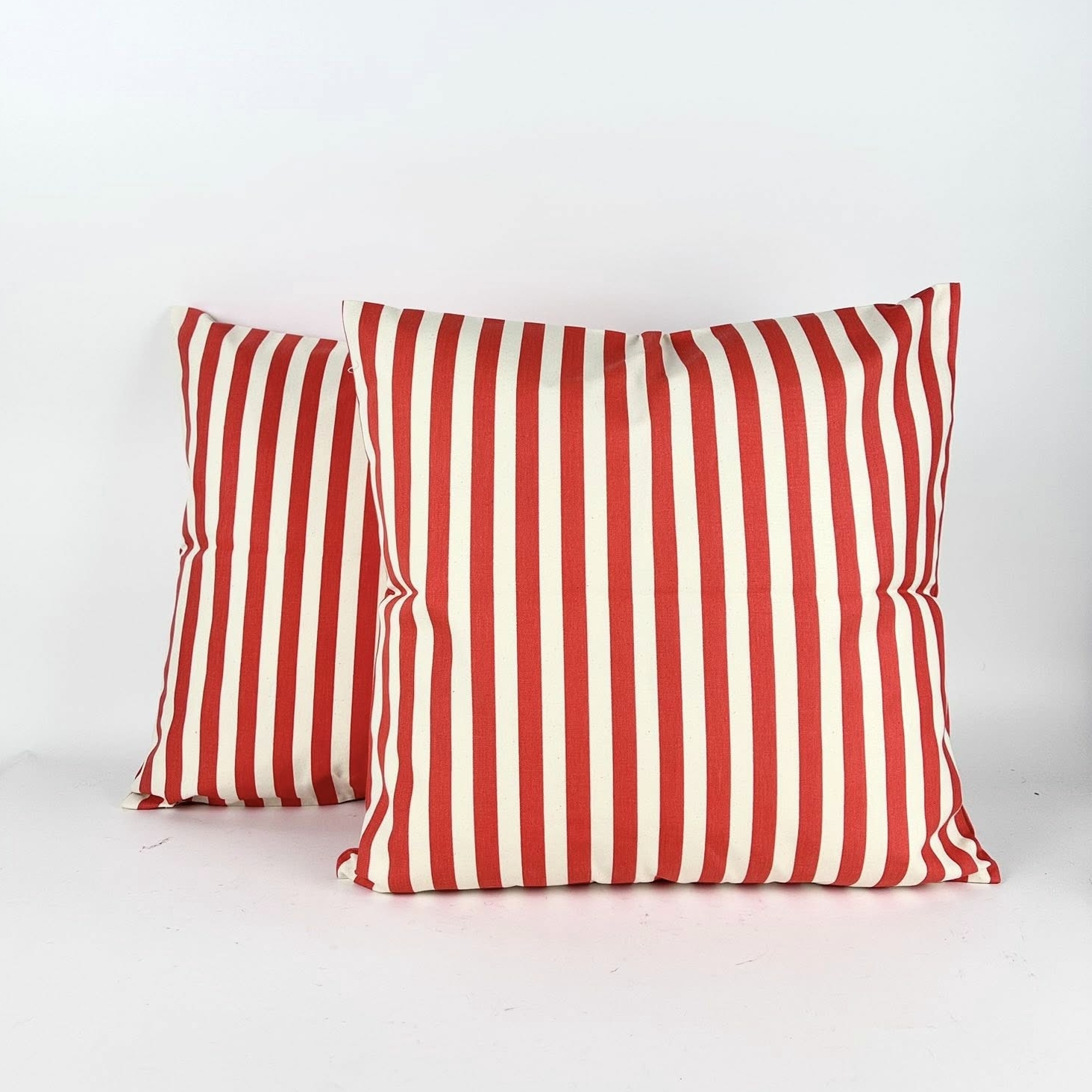 Подушка декоративна червоно-біла смужка PW-503