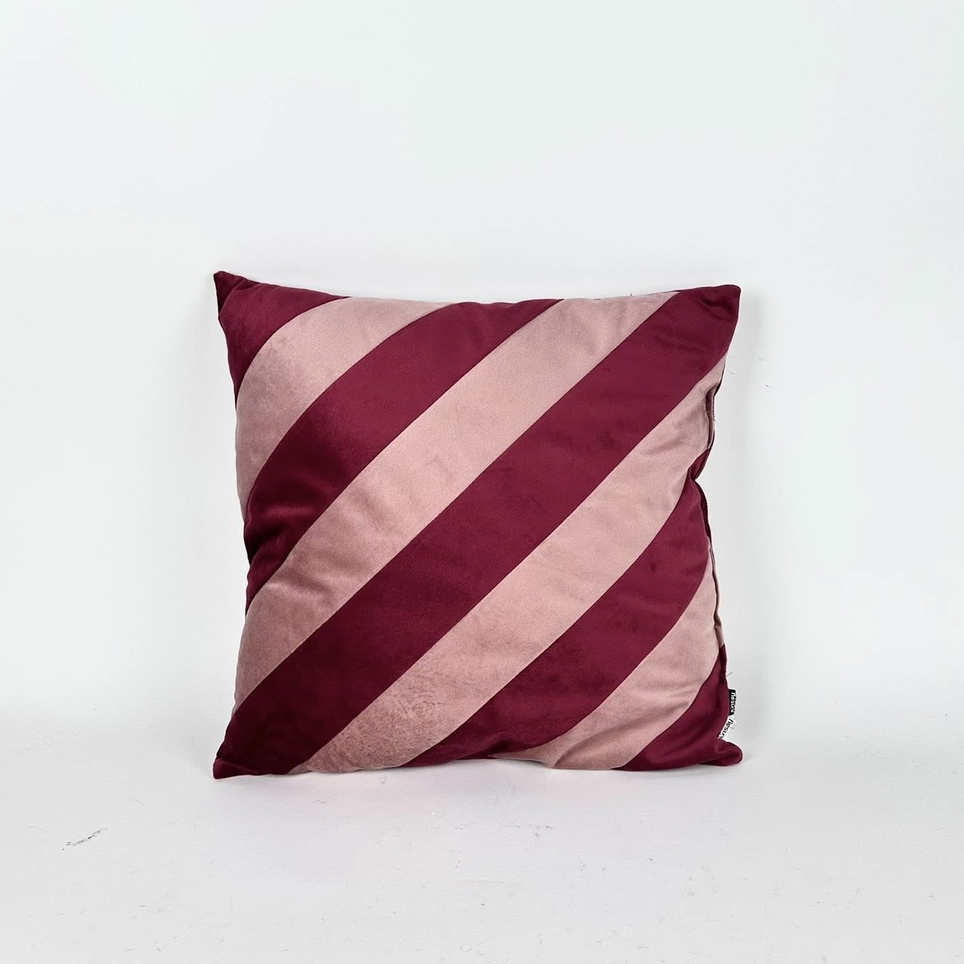 Подушка декоративна широка діагональна смуга бордо/рожевий велюр PW-506