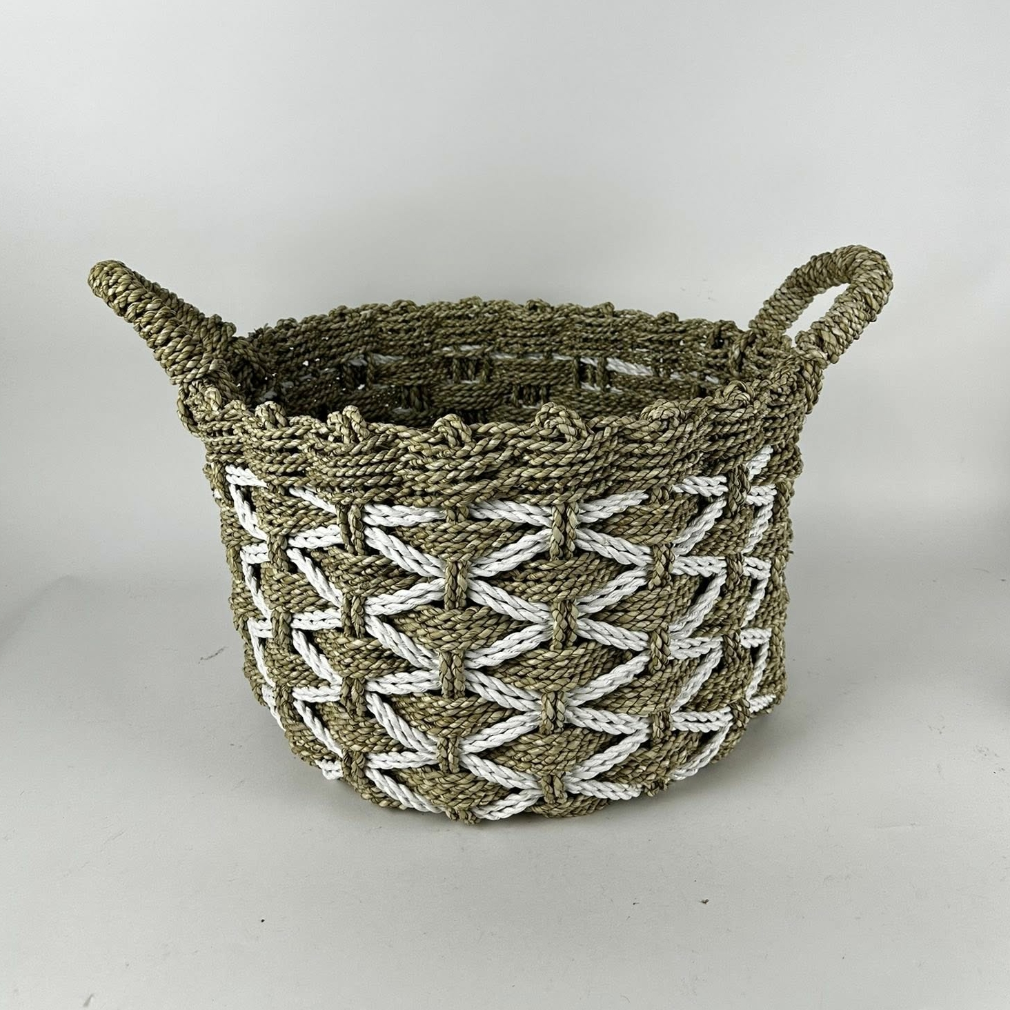 Кошик з 2 ручками плетений шнур BA-185