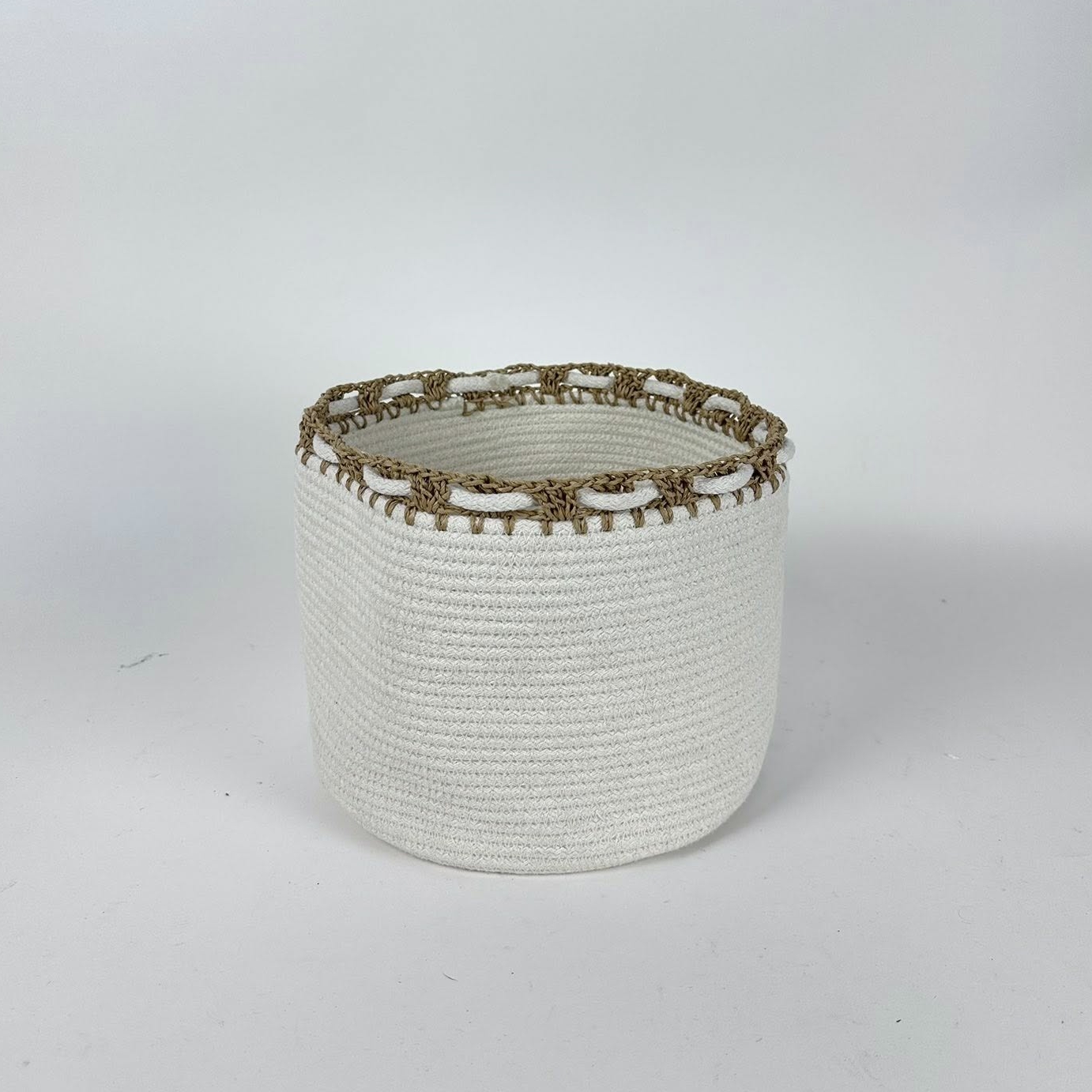 Кошик текстильний білий з коричневим кантом BA-190