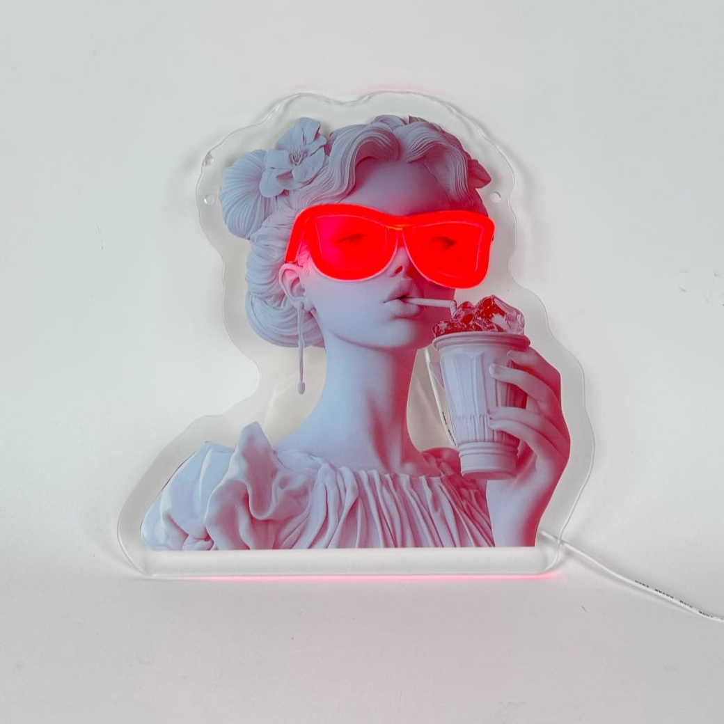 Декорація настінна світлова LED Дівчина з коктейлем WD-113