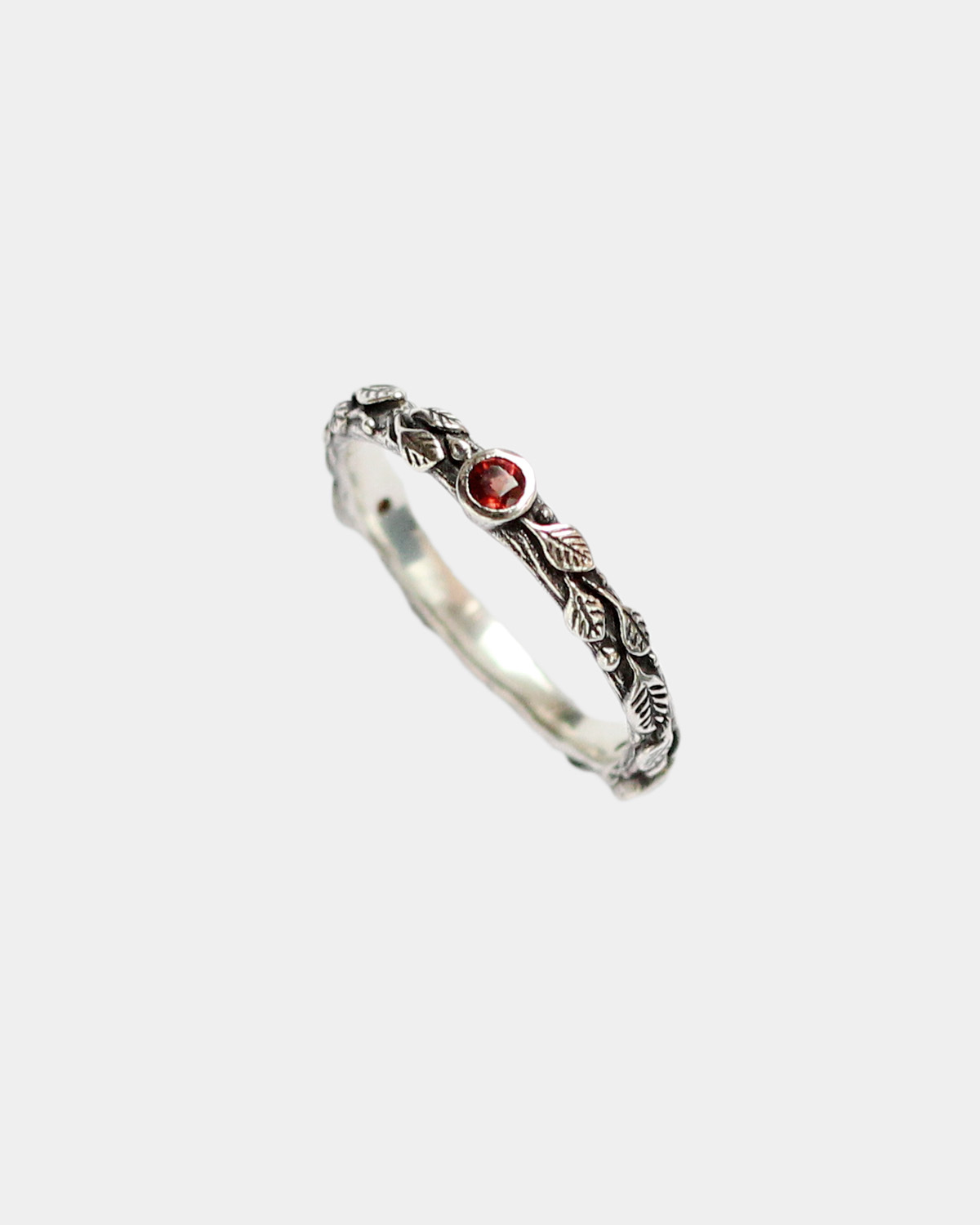 Три секрета - кольцо с гранатом | Three Secrets-Garnet Ring