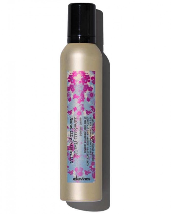 Увлажняющий мусс для упругих четко очерченных локонов