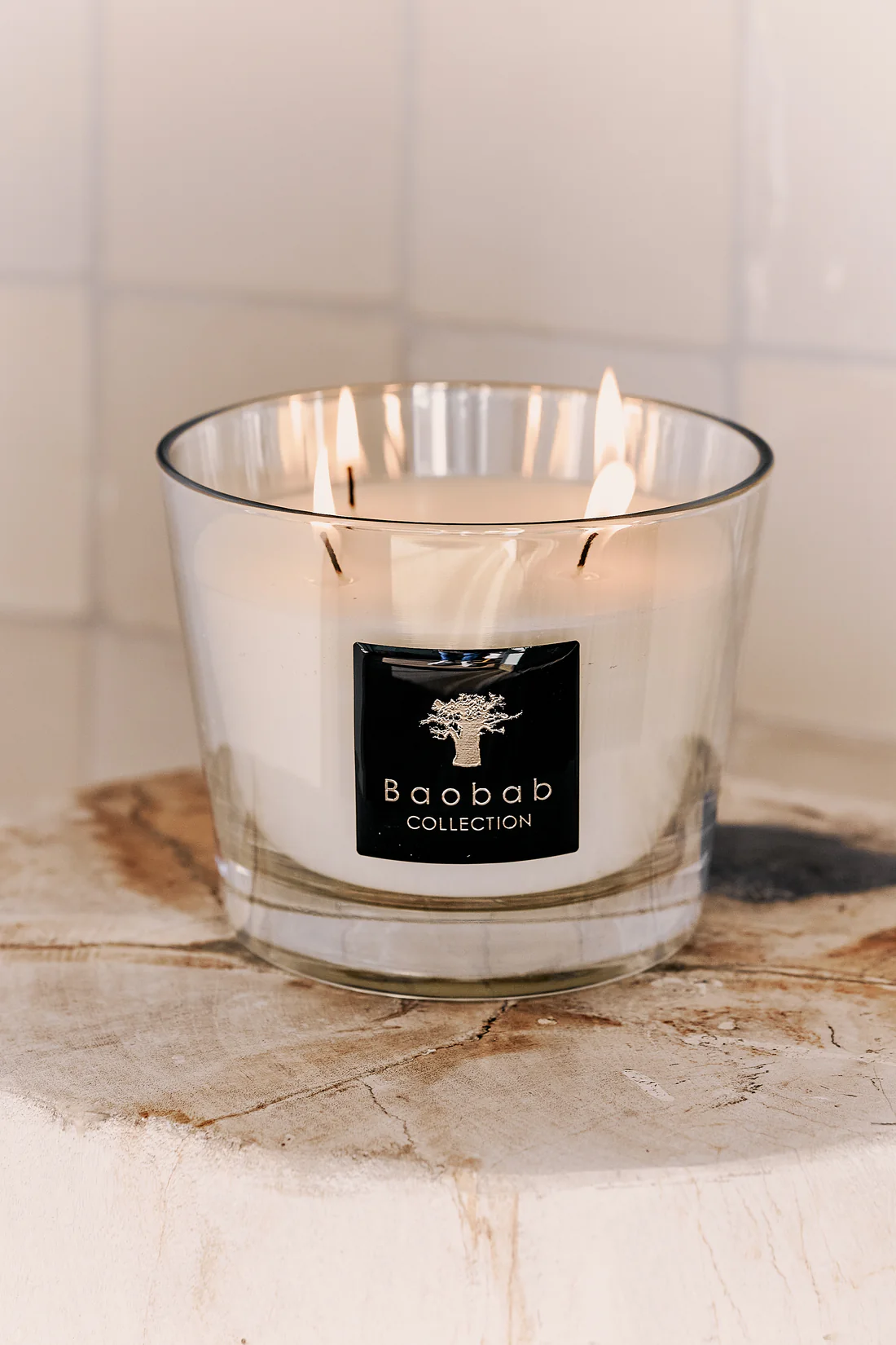 BAOBAB Свеча ароматическая Madagascar Vanilla из коллекции All Seasons: франжипани, ваниль