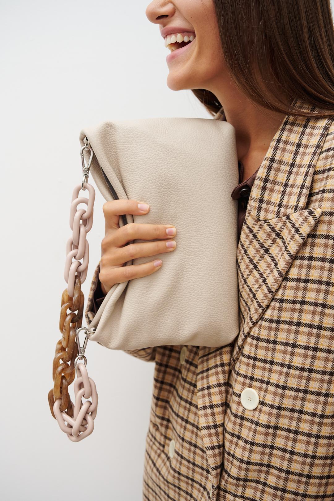 GIANNI CHIARINI Сумка-клатч Brenda из мягкой текстурированной кожи оттенка слоновой кости и ручкой-цепочкой. LAST!