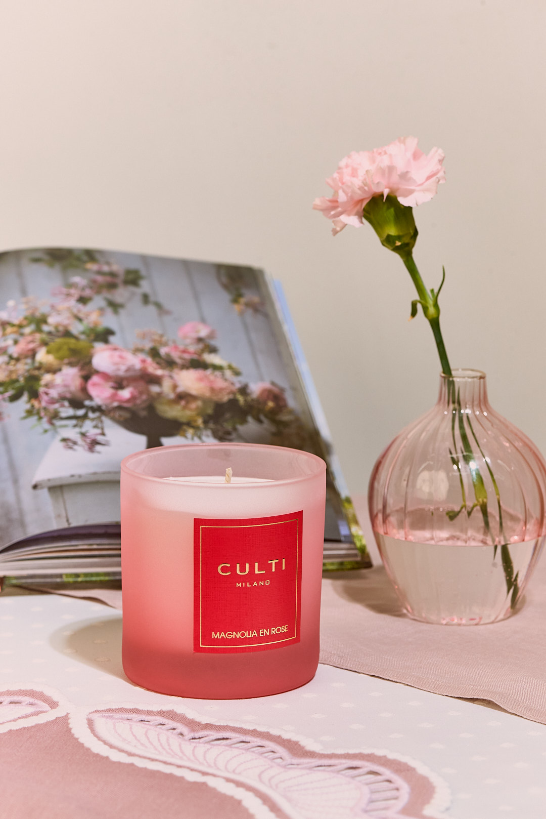 CULTI Milano Ароматическая свеча из лимитированной коллекции MAGNOLIA EN ROSE