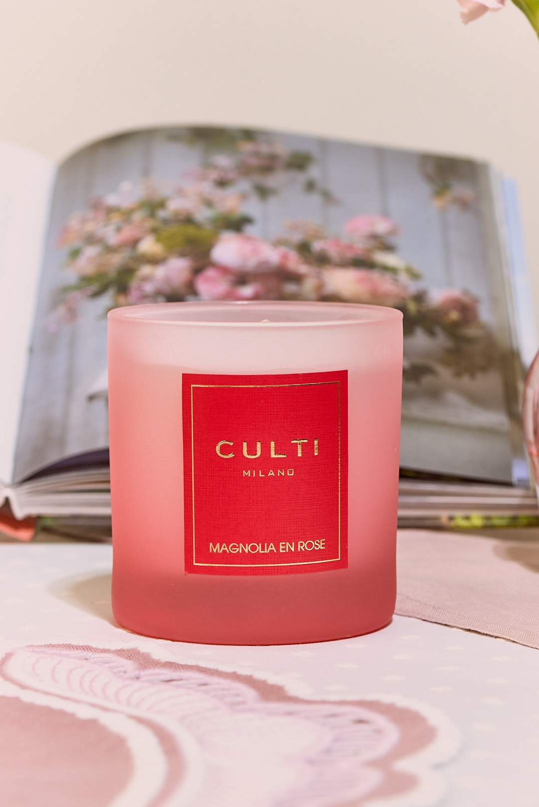 CULTI Milano Ароматическая свеча из лимитированной коллекции MAGNOLIA EN ROSE