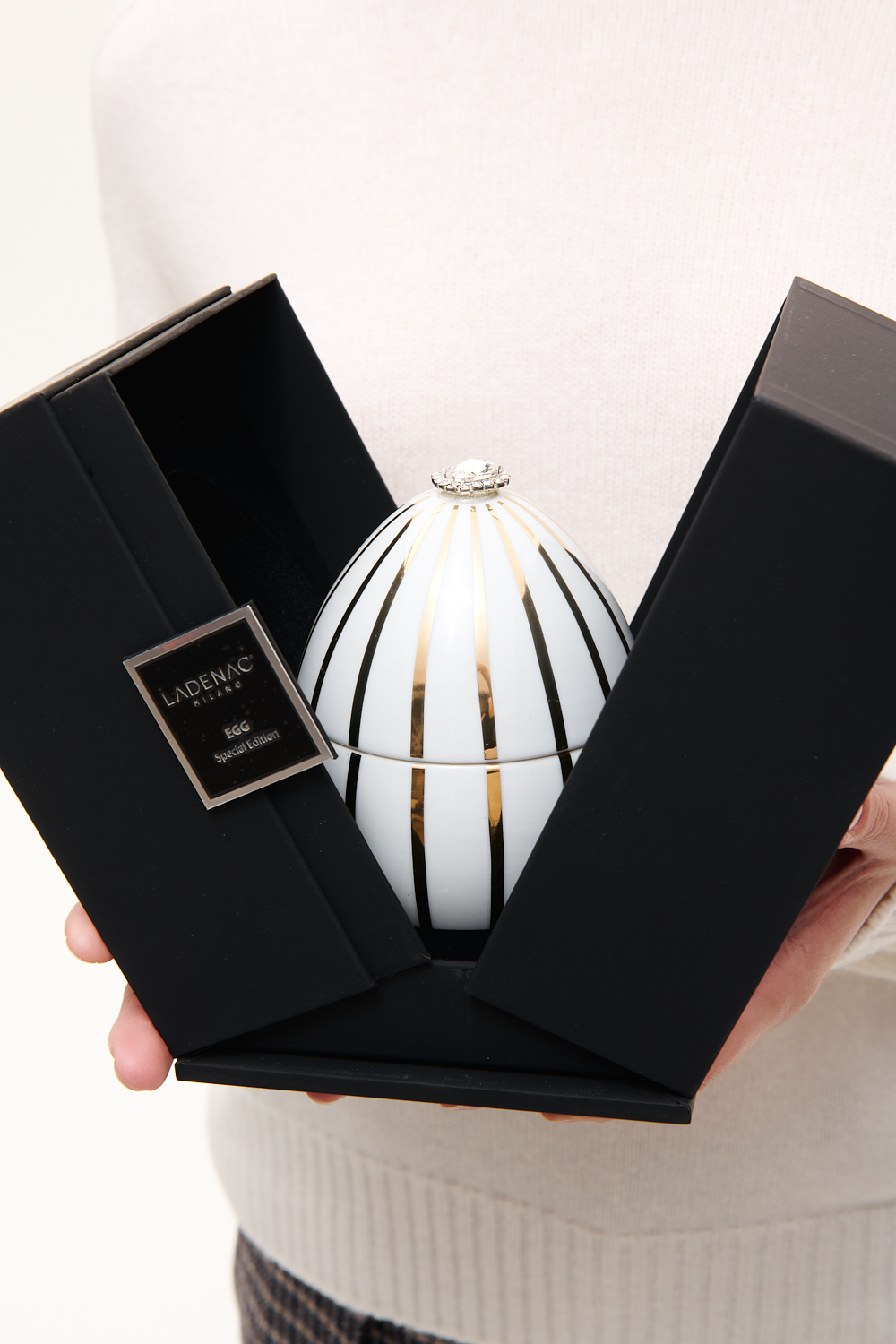 LADENAC Milano  Свеча Bois de Russie White Gold Stripes