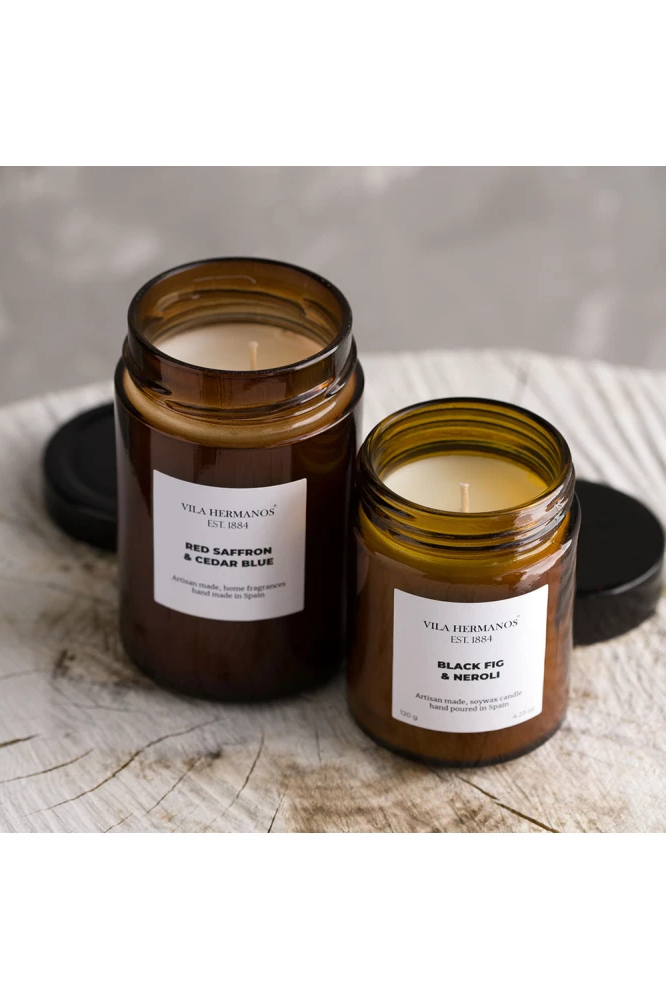 VILA HERMANOS Свеча ароматическая из коллекции Apothecary Saffran&Cedar Wood