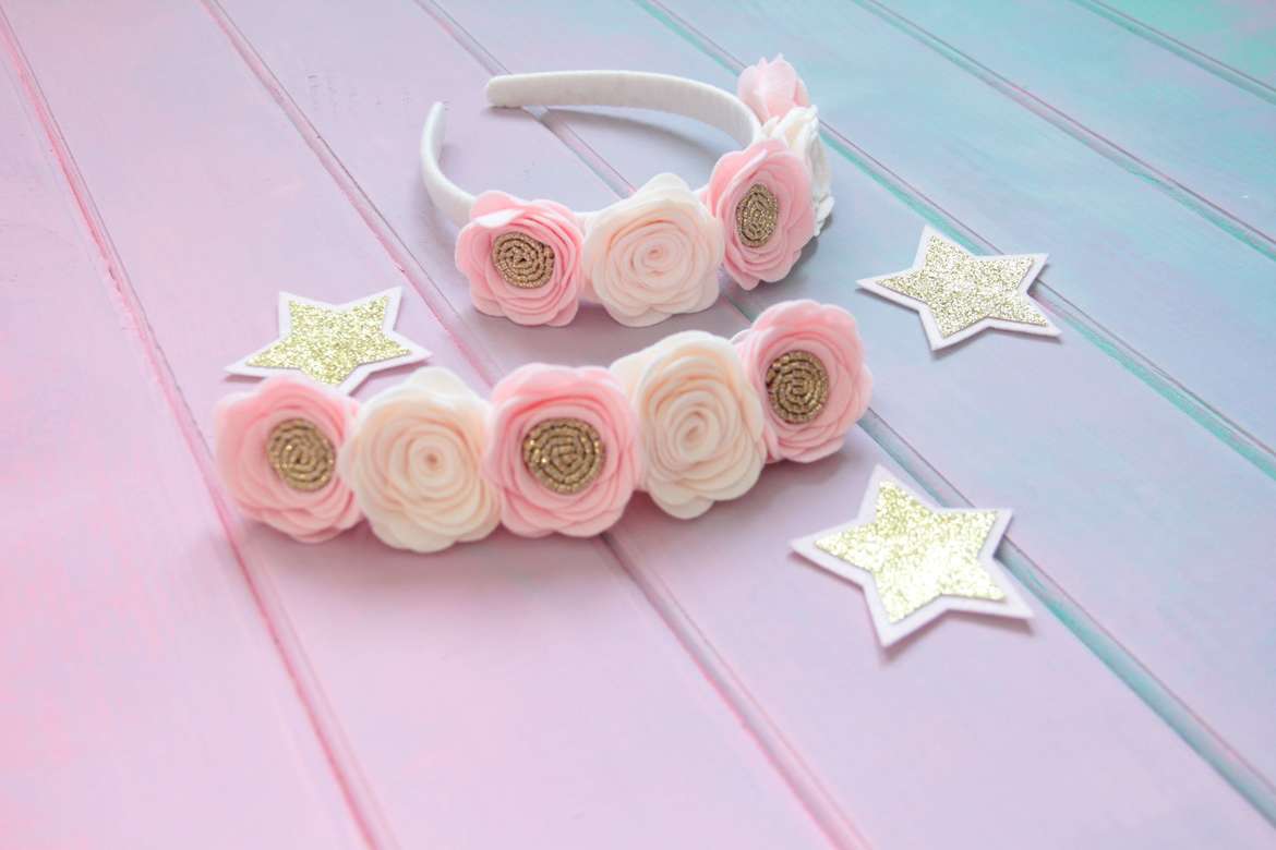 Розово-кремовые розы