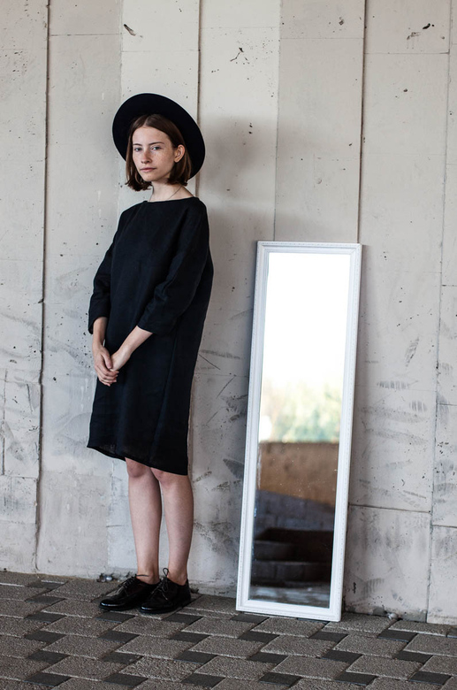 льняное черное классическое платье