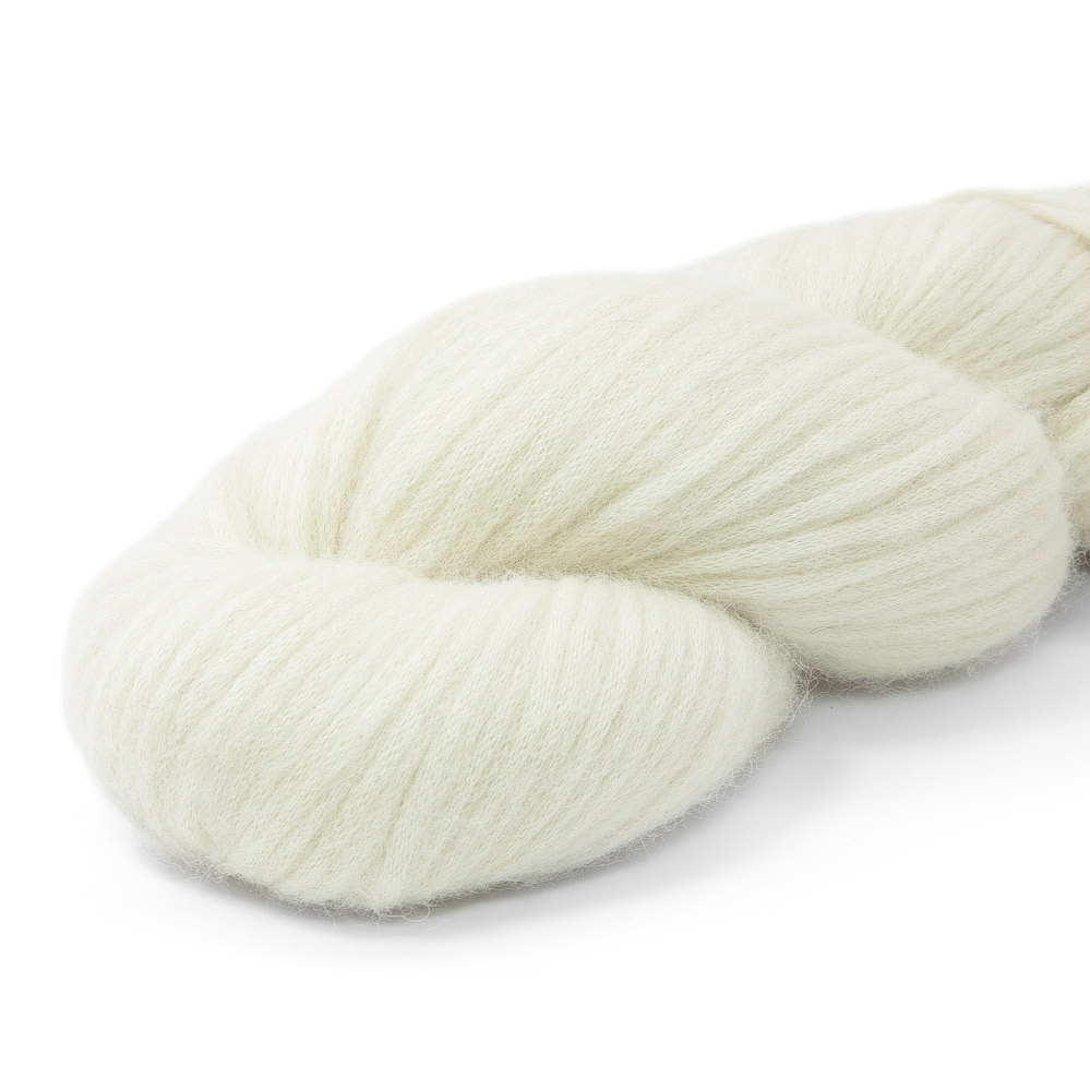 Пряжа Illimani Amelie цвет White SFN10 | Wool Story