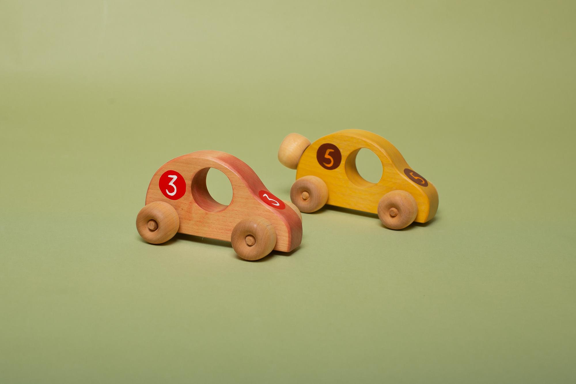 100 000 изображений по запросу Деревянные игрушки доступны в рамках роялти-фри лицензии