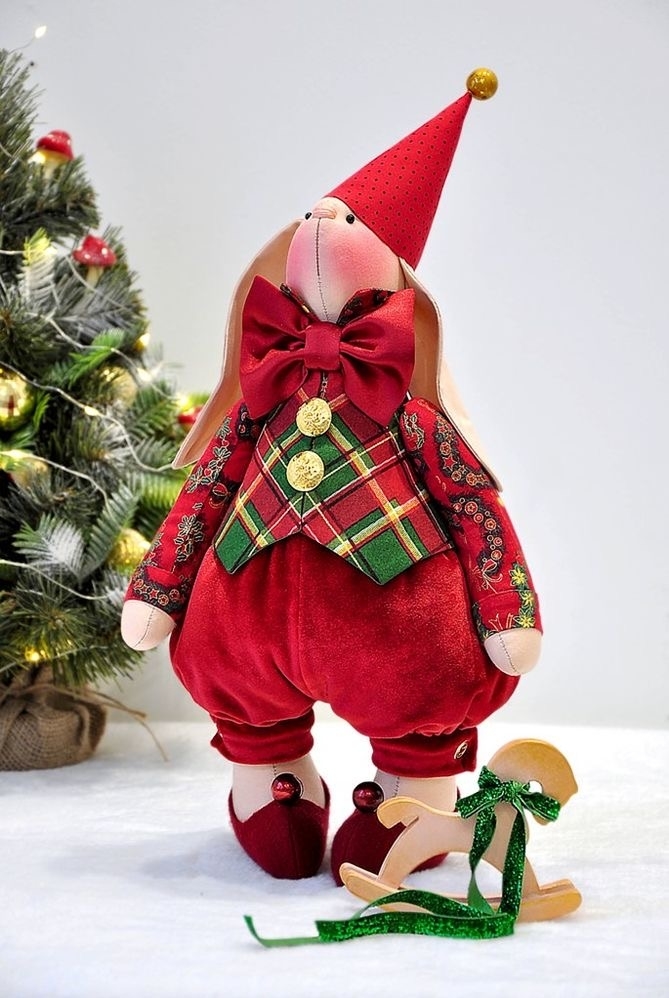 Peter the Rabbit unique signature piece