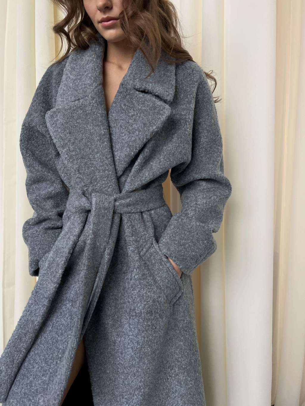 ПАЛЬТО ДЕМИСЕЗОННОЕ > Пальто-халат с цельнокройным рукавом из овечьей шерсти  цвета винтажный синий купить в интернет-магазине