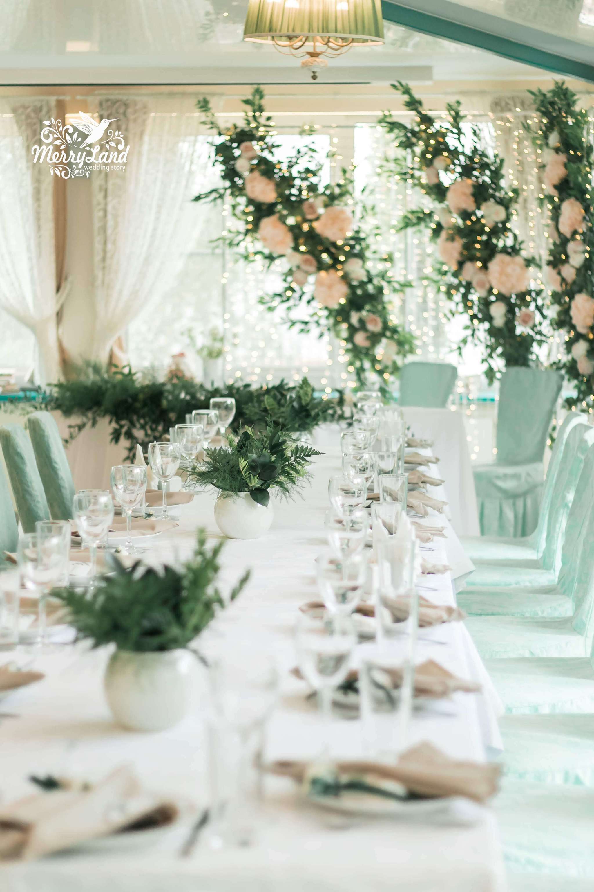 Украшение зала на свадьбу декоративные вазы стиль 