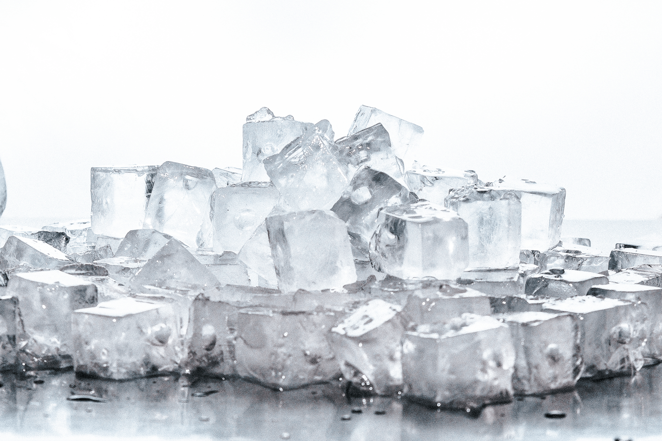 Ледовый купить. Кубик льда Хошизаки. Ламберта лед. Пищевой лед. Коктейль со льдом.