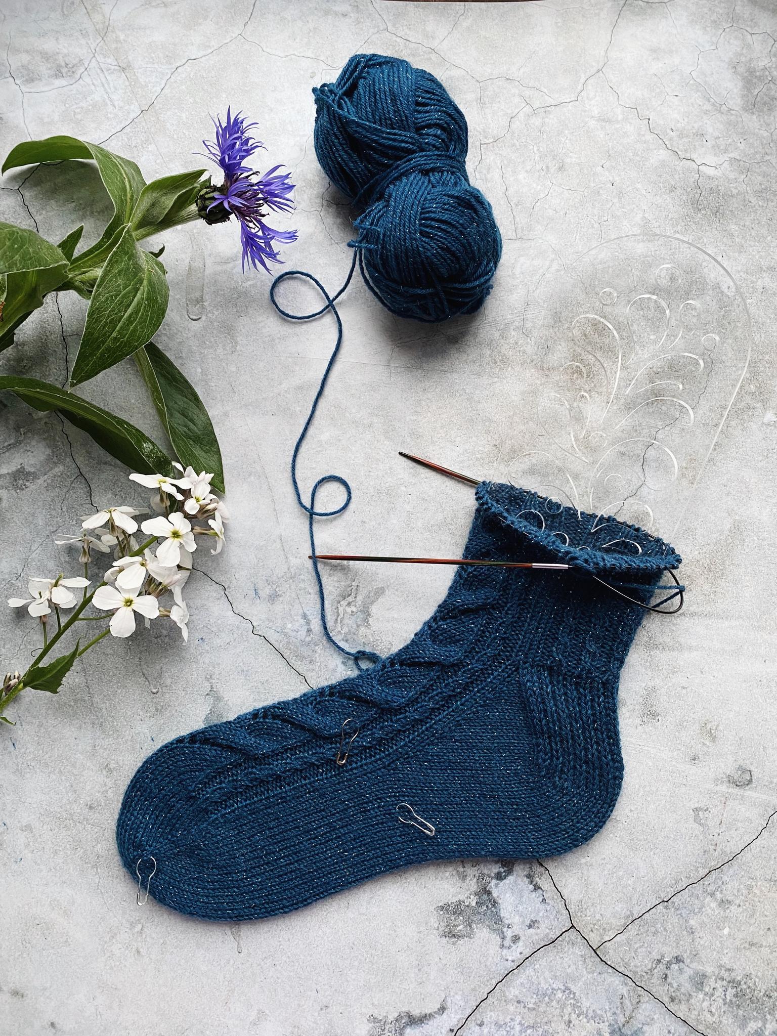 Схемы для вязания носков спицами: авторские модели и бесплатные описания