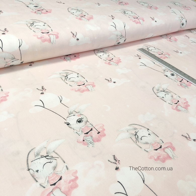 14.337.1. Бавовна Сатин - Зайчики в рожевих сукнях на гойдалках на світло-рожевому