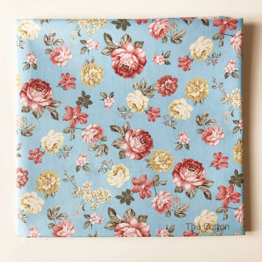 Ткань для печворка - Цветы в винтажном стиле на голубом