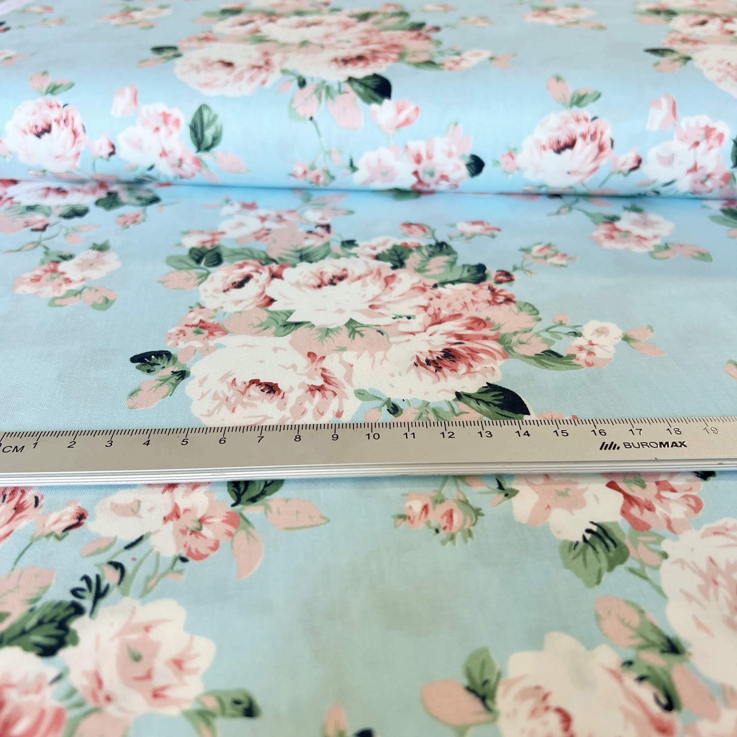 14.291.5. Бавовна Сатин - Пишні троянди на блакитному