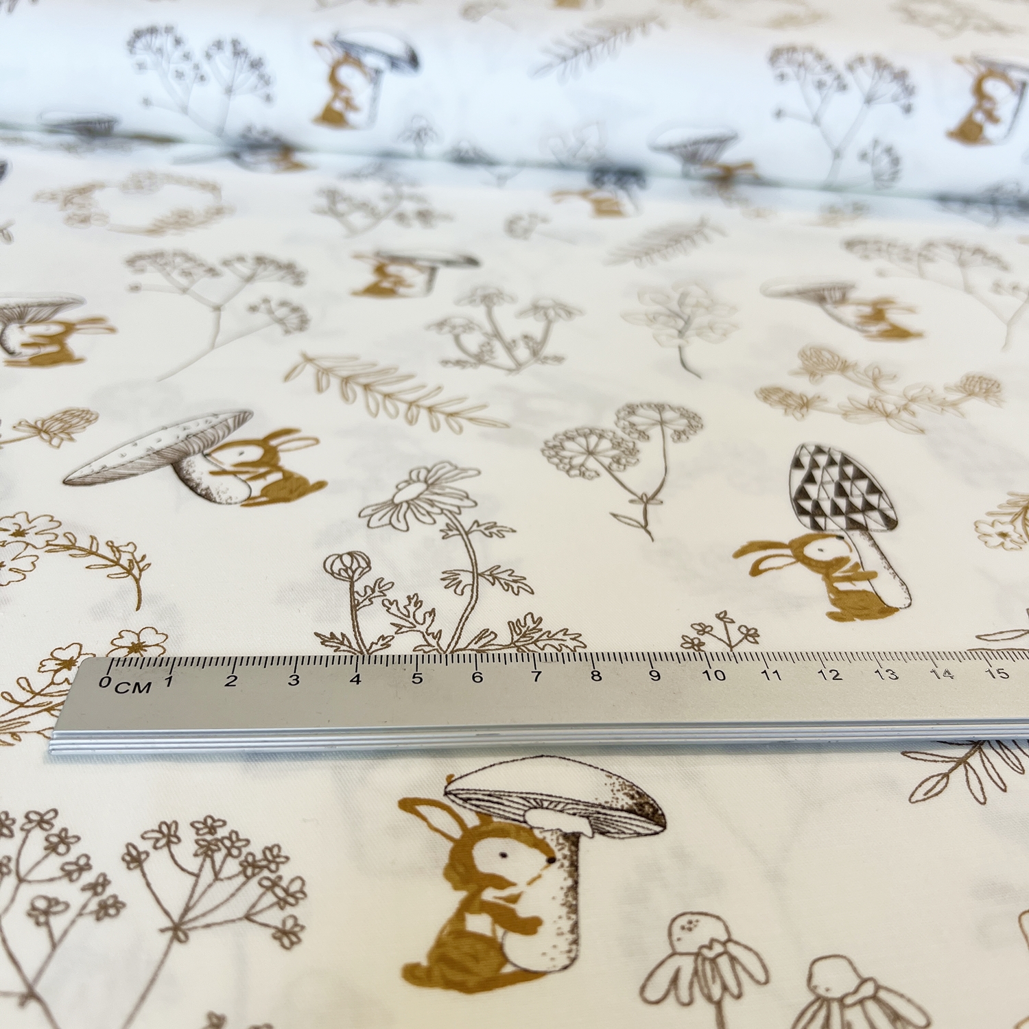 14.384.5. Бавовна Сатин - Зайченята з грибом, коричневі на молочному