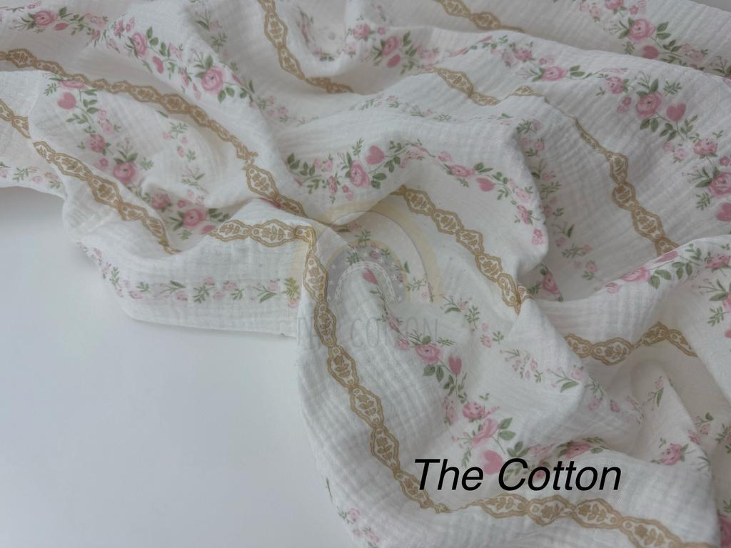 Муслін двошаровий - Квіти троянди рожеві з бежевим візерунком на білому