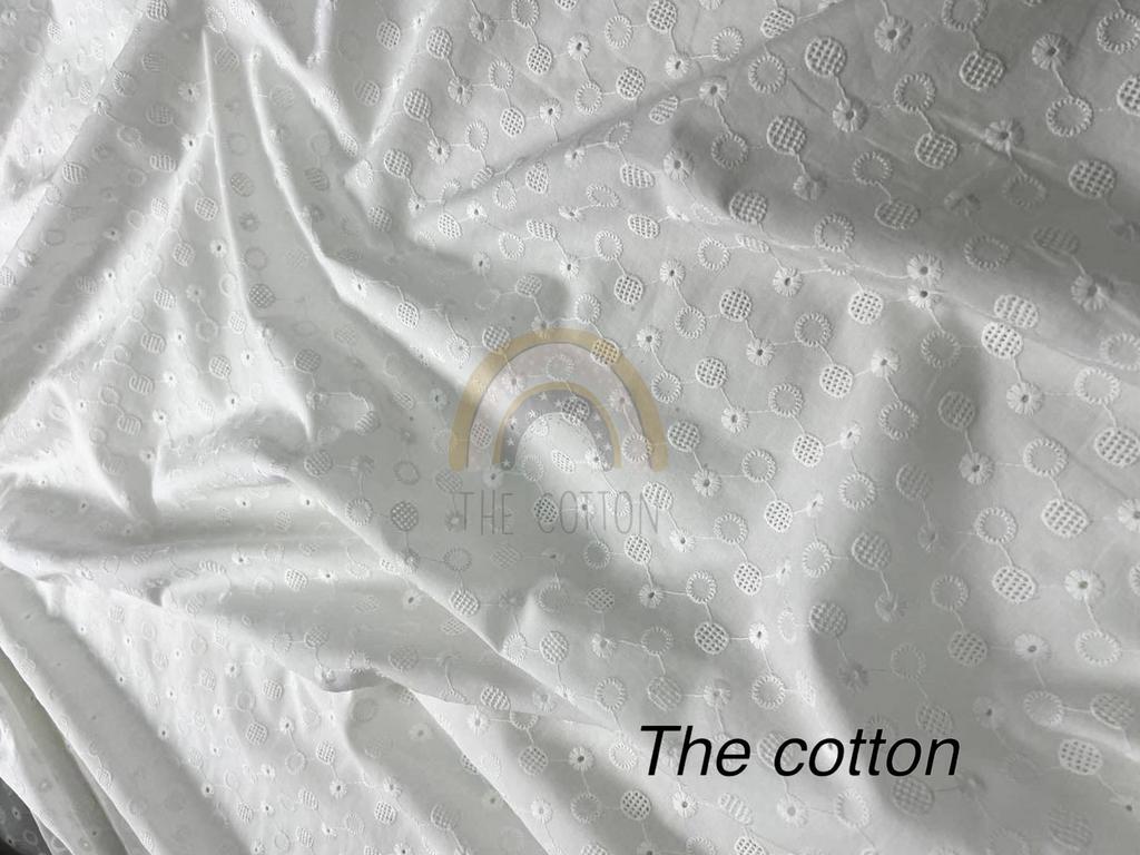 Батист вишивка - Вишивка набивна однотон кружечки, квіти на молочному 001