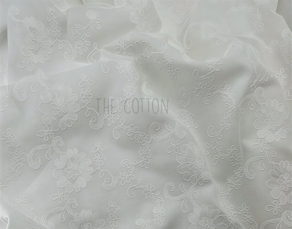 Батист вишивка - Вишивка набивна однотон квіти з завитками на білому 017