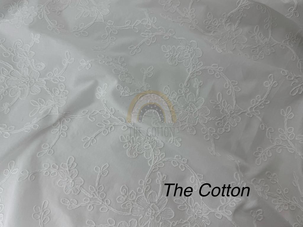 Батист вишивка - Вишивка набивна однотон квіти середні набивні на молочному 023