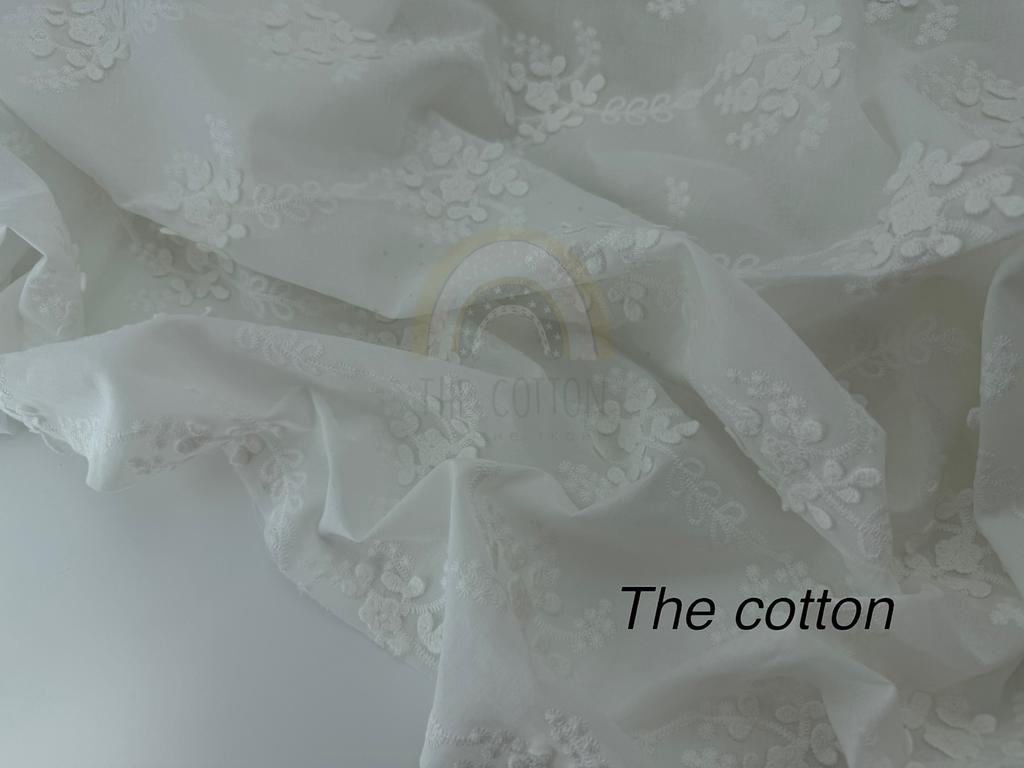 Батист вишивка - Вишивка квіти щільно нашиті на молочному C040