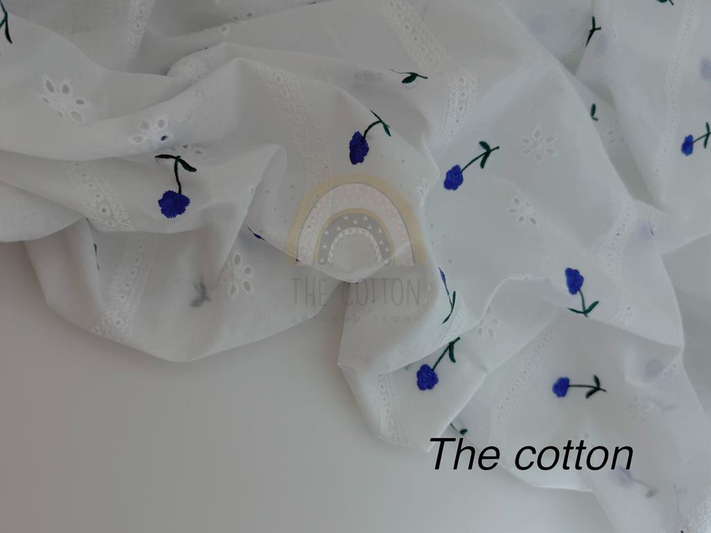 Батист вишивка - Вишивка квіти сині вишиті на білому C026