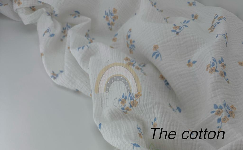 Муслін - Квіти з блакитними листочками на молочному