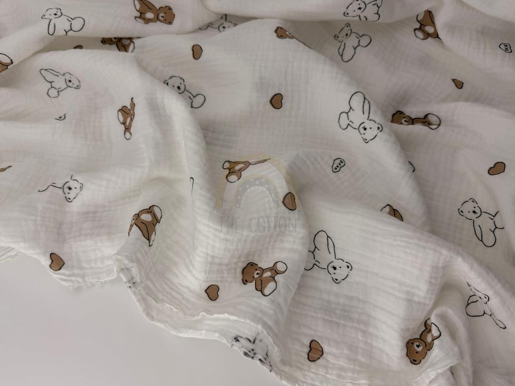 Муслін двошаровий - Звірі ведмедик і сердечко на білому (М 2053 С2)