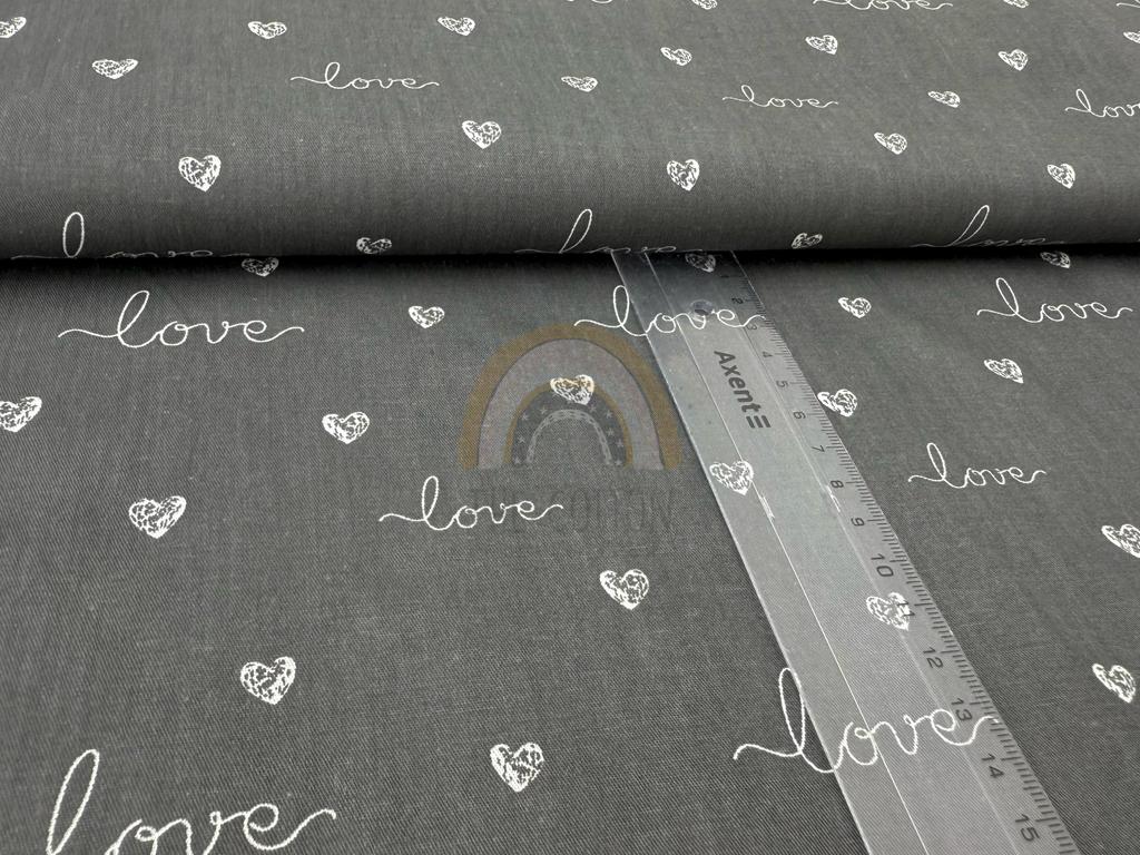 Бавовна Сатин - Маленькі білі сердечка з надписом на темно-сірому SP 1040