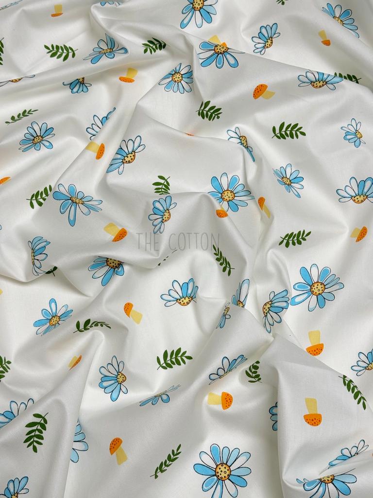 Бавовна Сатин - Принт квіти ромашка блакитні з грибочками на молочному SP 1152