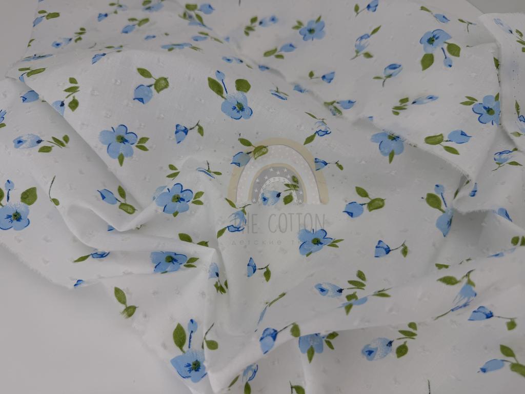 Батист в  мушку - Квіти віоли блакитні на молочному  BM 0329