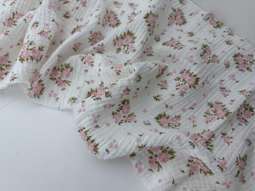 Муслін двошаровий - Квіти троянди рожеві, букети на молочному M 5051 C2