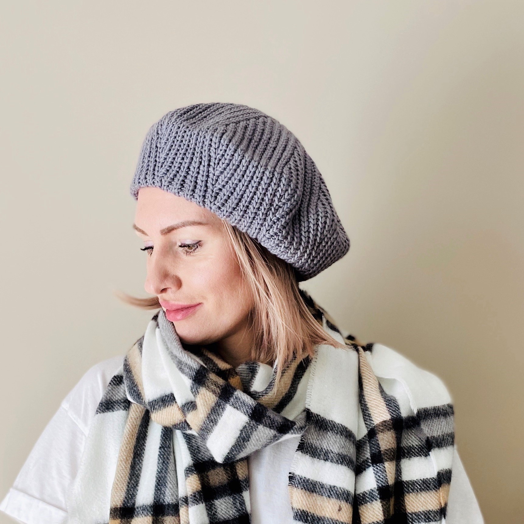 Шапки крючком 2021 | модные вязаные шапки береты крючком для жен�щин
