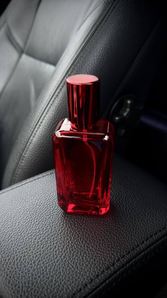 Червоний скляний атомайзер 50мл.