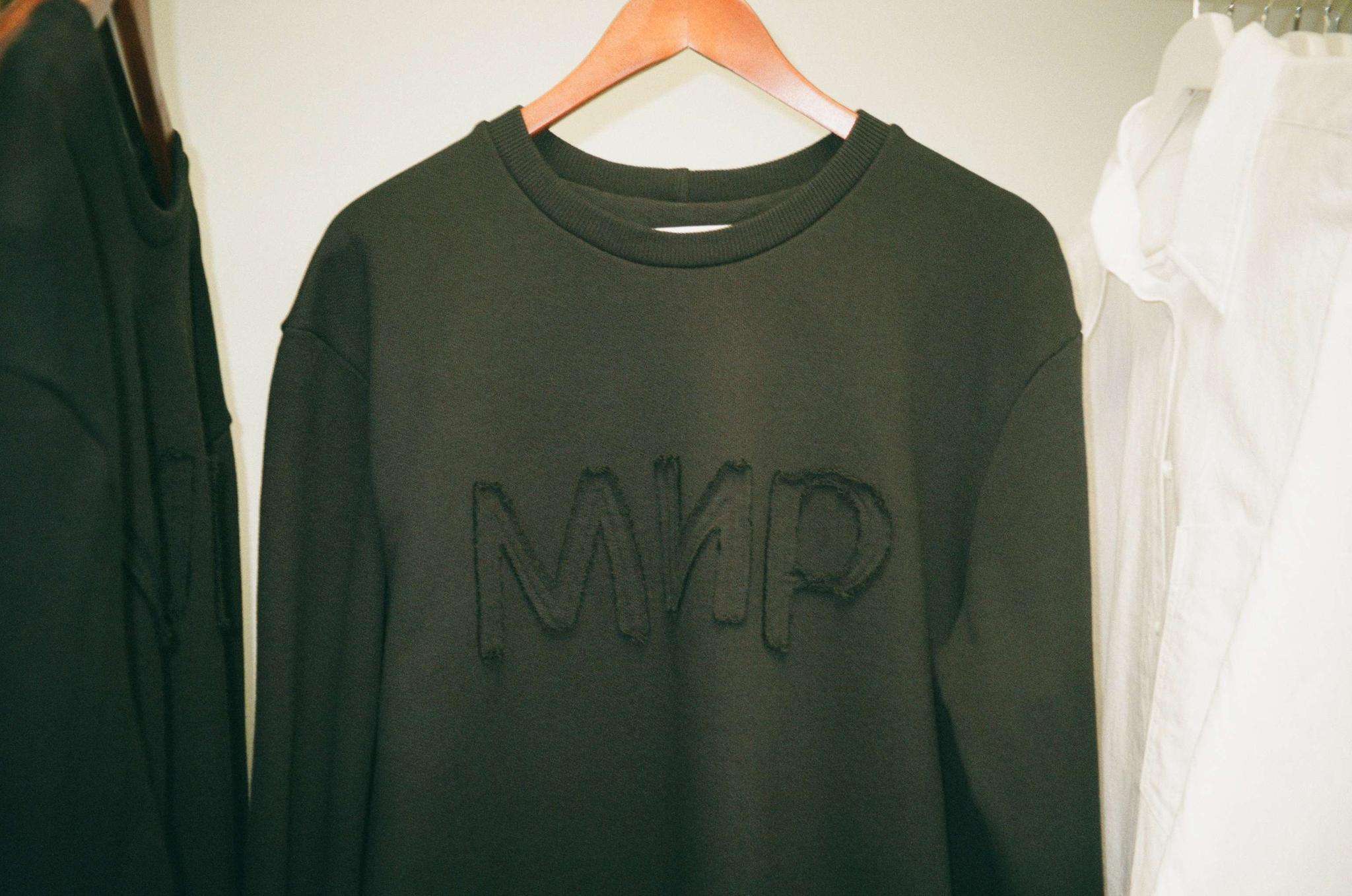Свитшот "МИР" чёрный