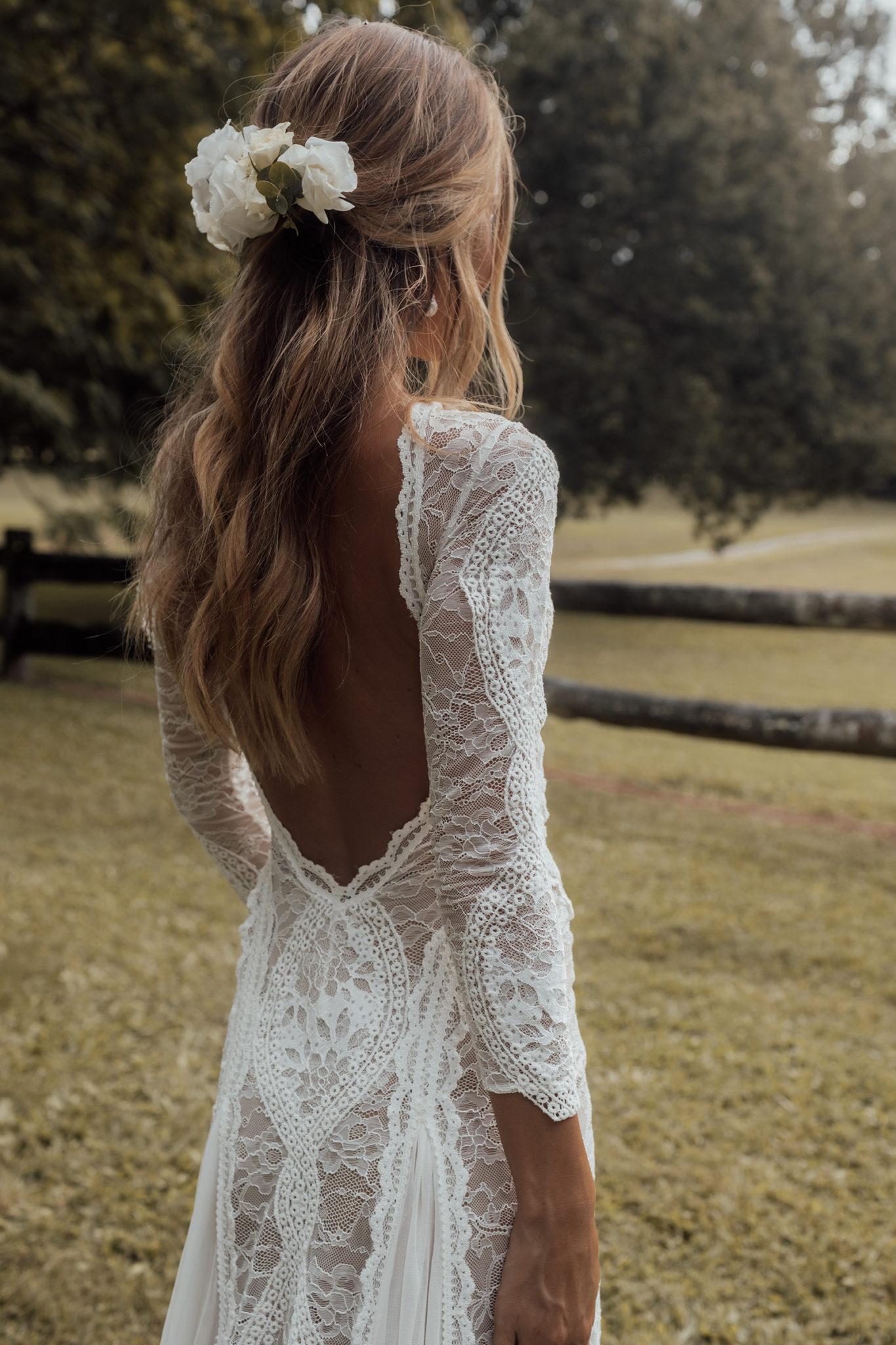 Свадебные платья с кружевной спиной