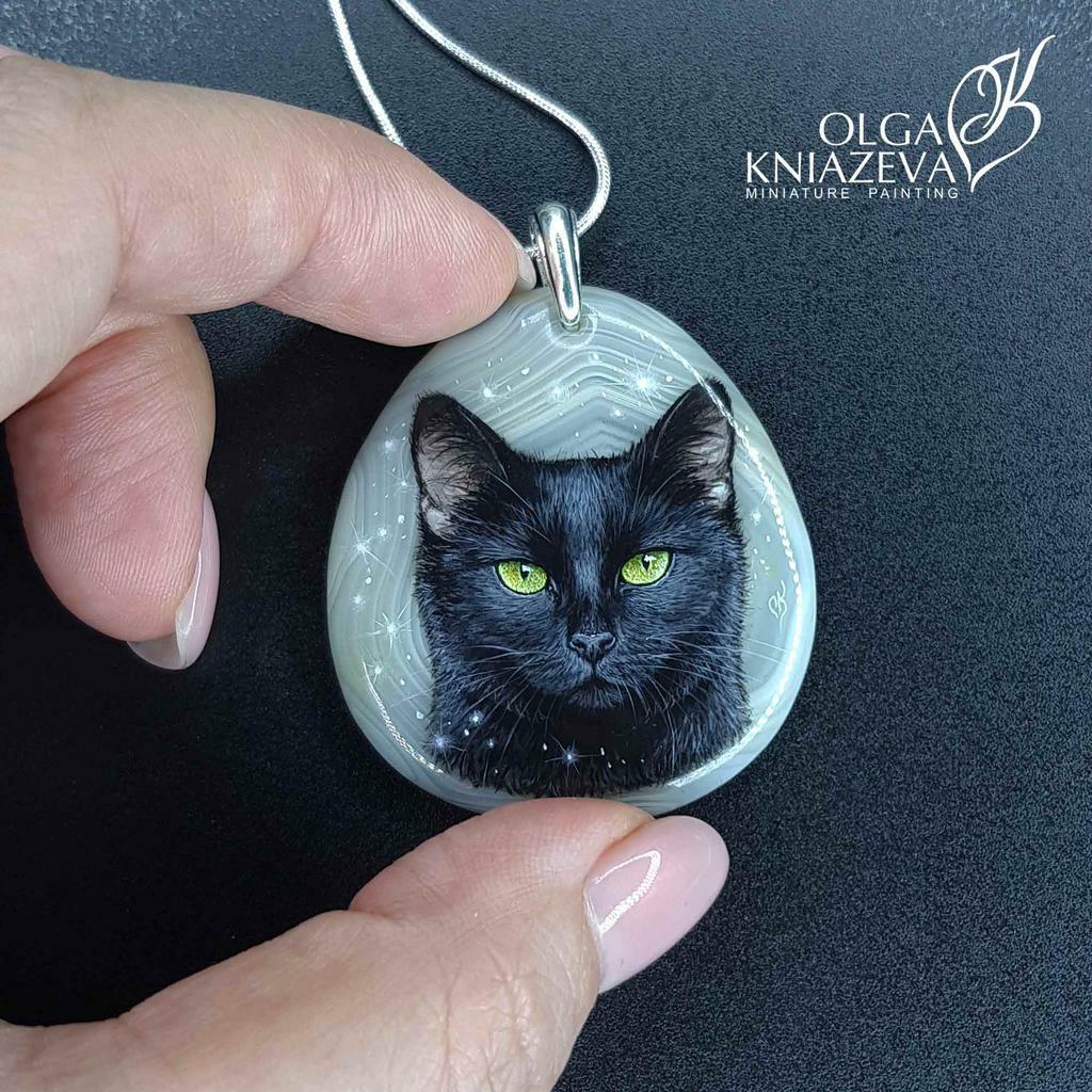 Необычный каменный кулон Черная Кошка ювелирная живопись художник Ольга  Князева