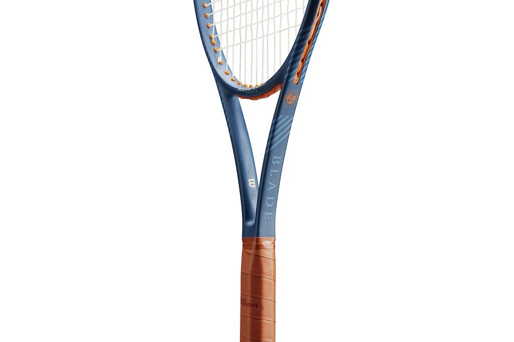 Теннисная ракетка Wilson Blade 98 16х19 v9.0 Roland Garros (98", 305 гр, бал. 32 см)