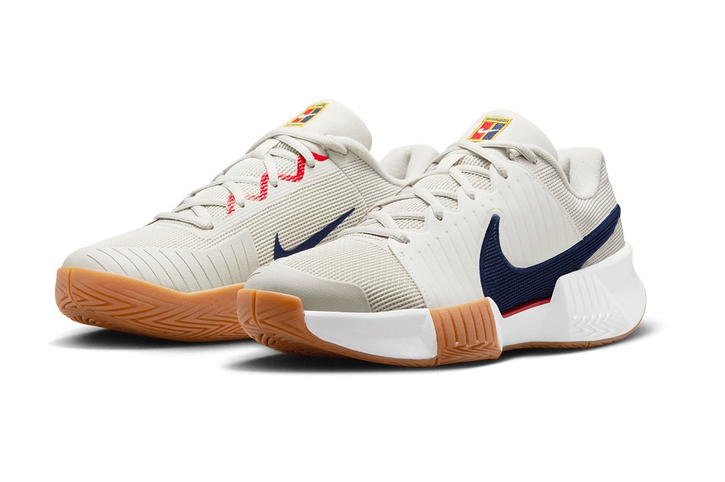 Теннисные кроссовки женские Nike Air Zoom GP Challenge Pro HC