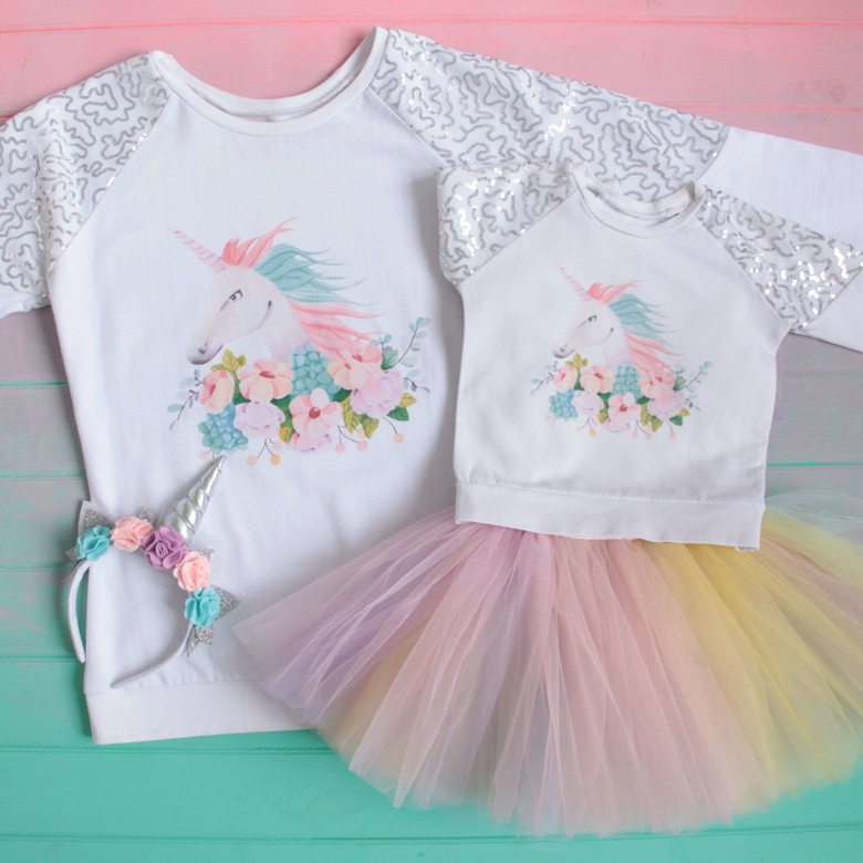 Свитшот c пайеткой белый "Единорог"