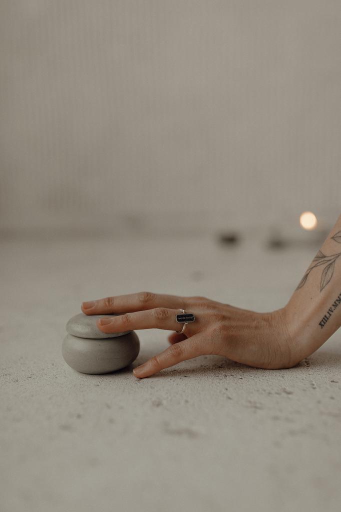 "Речной камушек" свеча -шкатулка